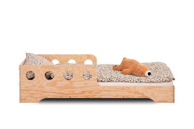 Einzelbett für Kinder mit Rausfallschutz und Lattenrost TILA 6C Montessori Holz