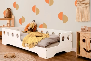Einzelbett für Kinder mit Rausfallschutz und Lattenrost TILA 5 Montessori Holz