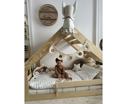 Hausbett für Kinder mit niedriger Konstruktion und Lattenrost MOON G Montessori Holz