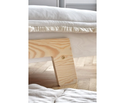 Einzelbett für Kinder mit Rausfallschutz und Lattenrost PUZZLE BR1 Montessori Holz