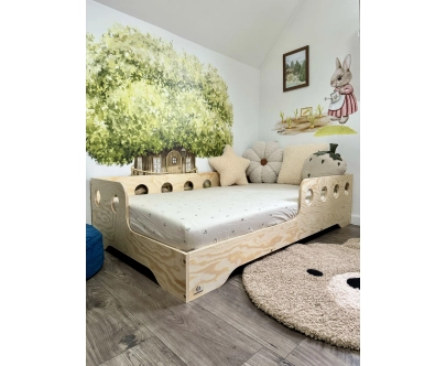 Einzelbett für Kinder mit Rausfallschutz und Lattenrost TILA 5 Montessori Holz