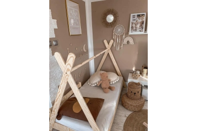 Hausbett für Kinder mit Rausfallschutz und Lattenrost TIPI Montessori Holz