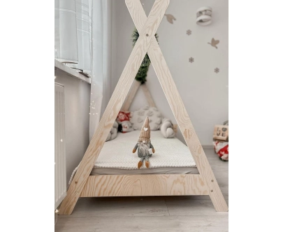 Hausbett für Kinder mit Rausfallschutz und Lattenrost TIPI Montessori Holz