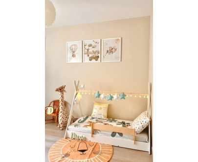Hausbett für Kinder mit Rausfallschutz und Lattenrost TIPI F Montessori Holz