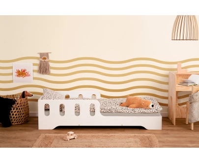 Einzelbett für Kinder mit Rausfallschutz und Lattenrost TILA 6 Montessori Holz