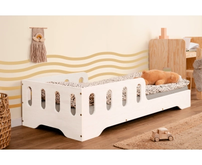 Einzelbett für Kinder mit Rausfallschutz und Lattenrost TILA 6 Montessori Holz