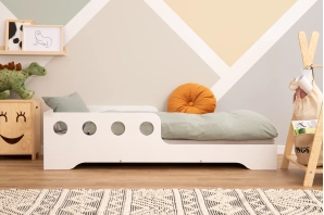 Einzelbett für Kinder mit Rausfallschutz und Lattenrost TILA 6C Montessori Holz