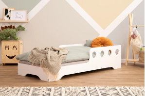 Einzelbett für Kinder mit Rausfallschutz und Lattenrost TILA 6C Montessori Holz