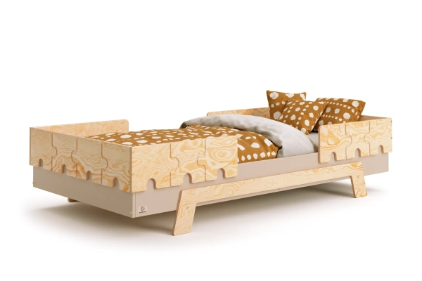 Einzelbett für Kinder mit Rausfallschutz und Lattenrost PUZZLE BR2 Montessori Holz