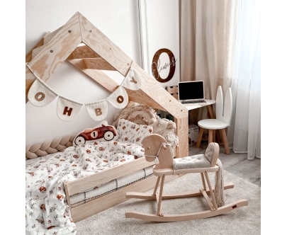 Hausbett für Kinder mit niedriger Konstruktion und Lattenrost MOON G Montessori Holz