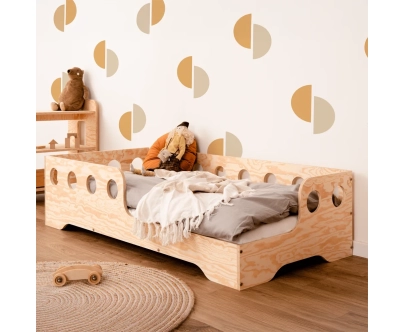 Einzelbett für Kinder mit Rausfallschutz und Lattenrost TILA 5 Montessori Holz