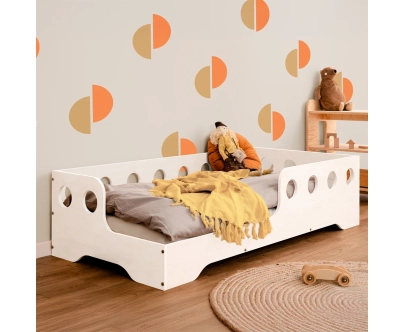 Einzelbett für Kinder mit Rausfallschutz und Lattenrost TILA 5 Montessori Holz