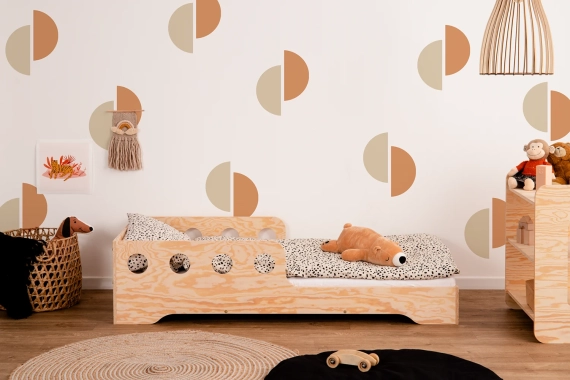 Einzelbett für Kinder mit Rausfallschutz und Lattenrost TILA 6C Montessori Holz