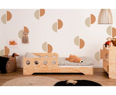 Einzelbett für Kinder mit Rausfallschutz und Lattenrost TILA 6C Montessori Holz