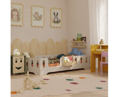 Das Hängeregal für Kinderbetten LULI Montessori aus Holz