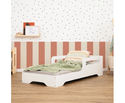 Einzelbett für Kinder mit Rausfallschutz und Lattenrost TILA 3 Montessori Holz