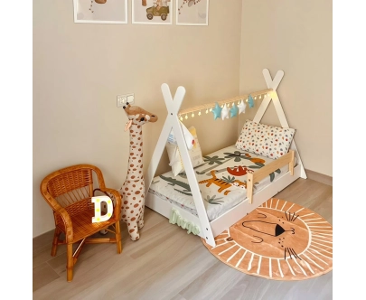 Hausbett für Kinder mit Rausfallschutz und Lattenrost TIPI F Montessori Holz