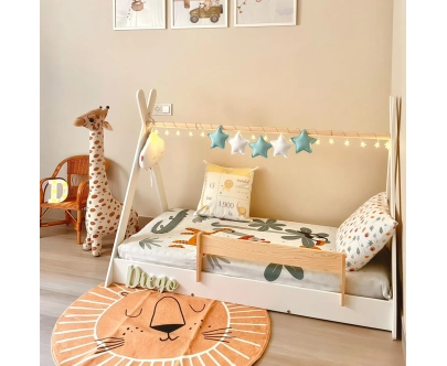 Hausbett für Kinder mit Rausfallschutz und Lattenrost TIPI F Montessori Holz