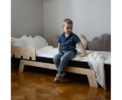 Einzelbett für Kinder mit Rausfallschutz und Lattenrost PUZZLE BR1 Montessori Holz