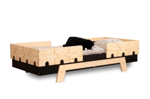 Einzelbett für Kinder mit Rausfallschutz und Lattenrost PUZZLE BR2 Montessori Holz