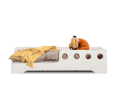 Einzelbett für Kinder mit Rausfallschutz und Lattenrost TILA 5 Montessori Holz