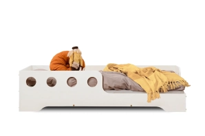 Einzelbett für Kinder mit Rausfallschutz und Lattenrost TILA 5 Montessori Holz