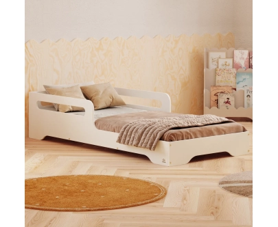 Einzelbett für Kinder mit Rausfallschutz und Lattenrost TILA 3 Montessori Holz