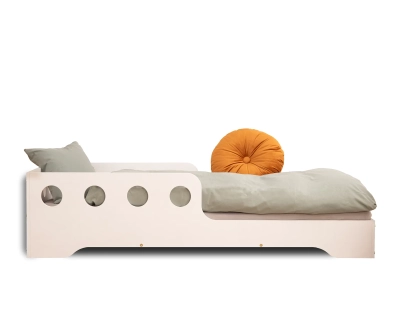 Einzelbett für Kinder mit Rausfallschutz und Lattenrost TILA 6C Montessori Holz