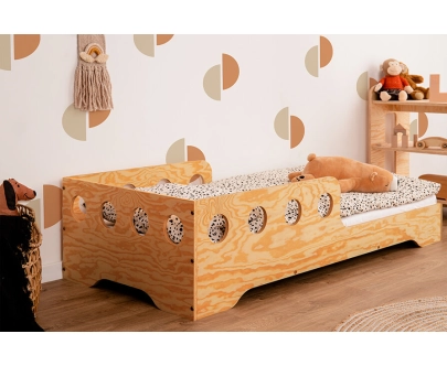 Einzelbett für Kinder mit Rausfallschutz und Lattenrost TILA 6C Montessori Holz