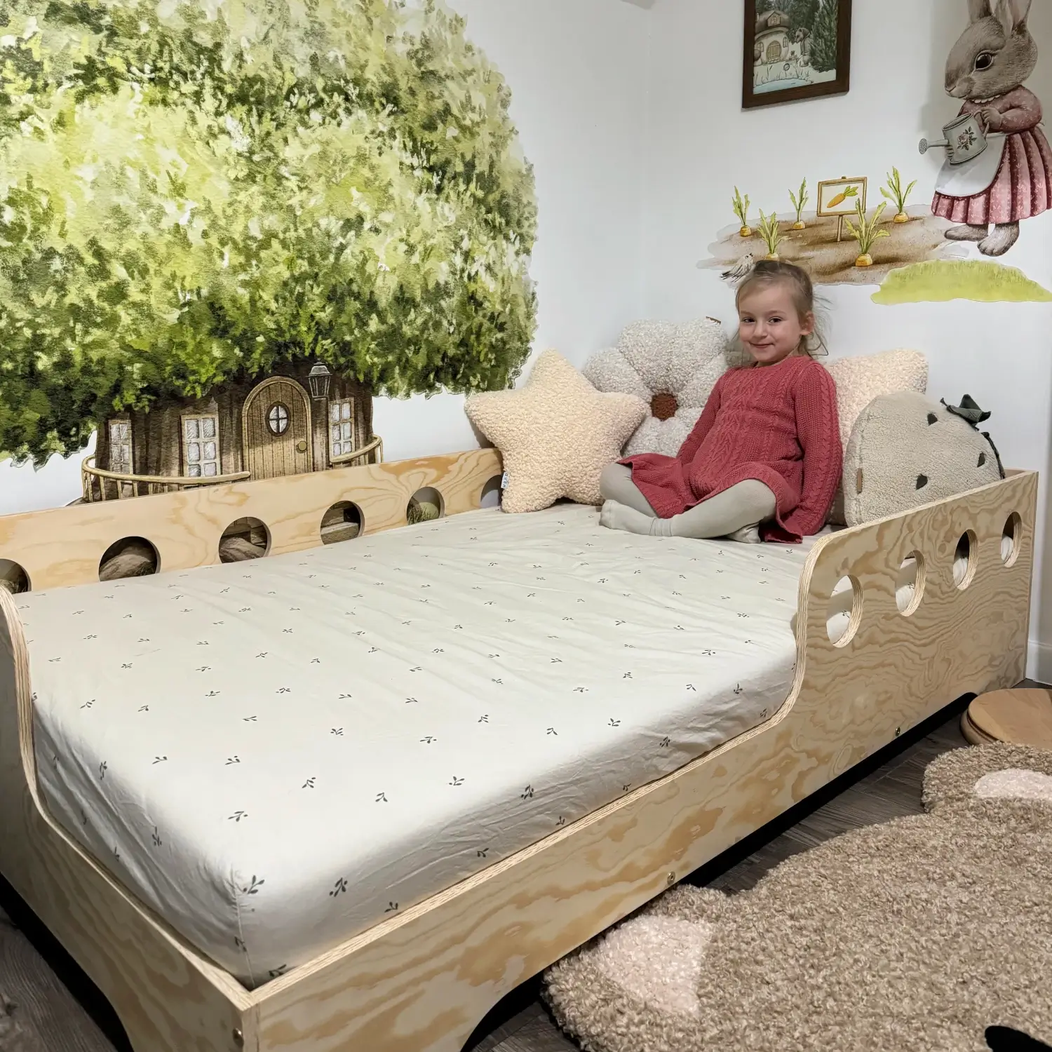 Einzelbett für Kinder mit Rausfallschutz und Lattenrost TILA 5 Montessori Holz