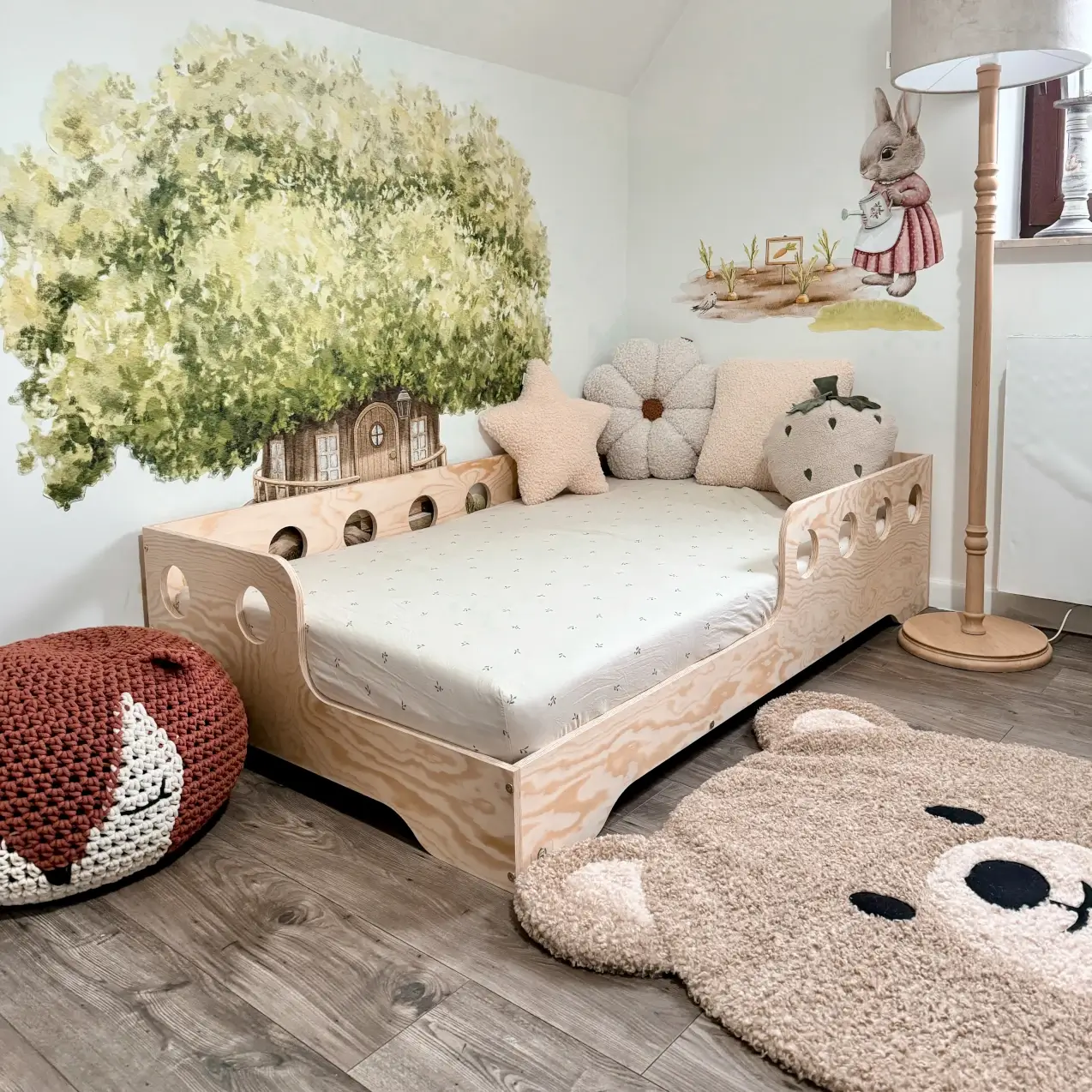 Einzelbett für Kinder mit Rausfallschutz und Lattenrost TILA 5 Montessori Holz