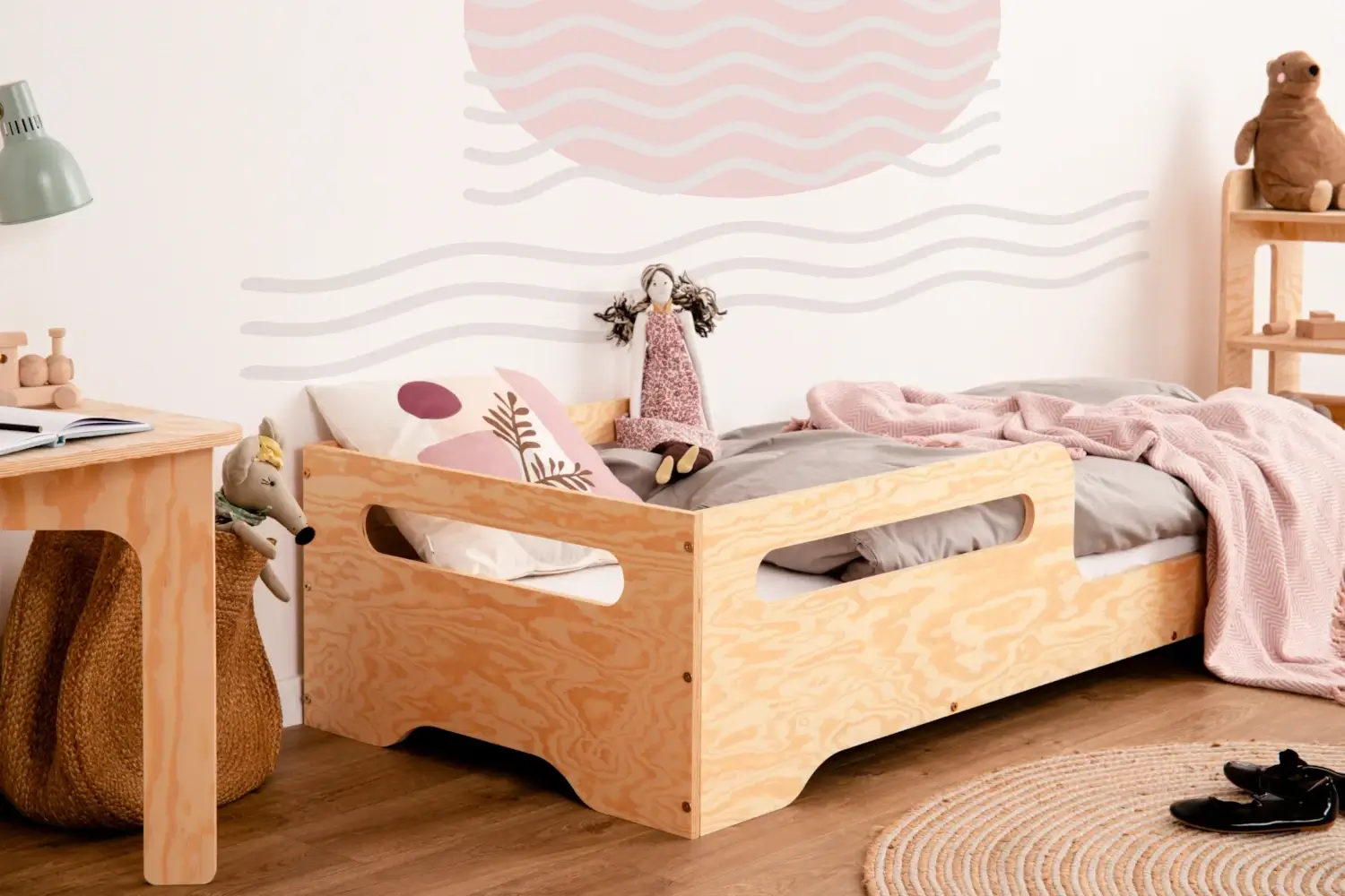 Einzelbett für Kinder mit Rausfallschutz und Lattenrost TILA 3 Montessori Holz